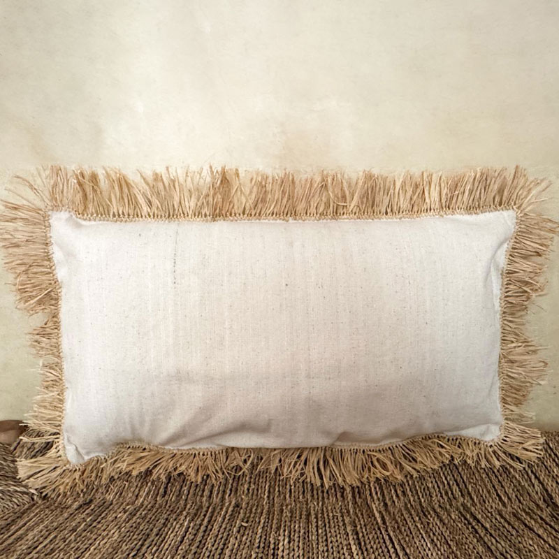 Coussin artisanal en coton et raphia Raffyta blanc Marrakech Vision Originale