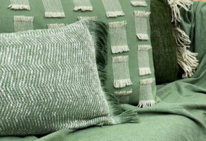 Ensemble vert une couverture et trois coussins Marrakech