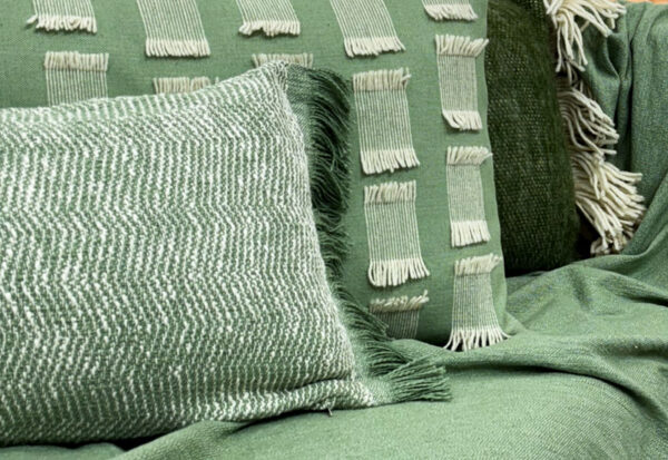 Ensemble vert une couverture et trois coussins Marrakech